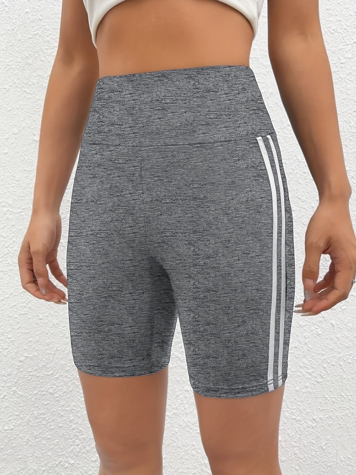 Schwarze gestreifte Yoga Shorts - Luna