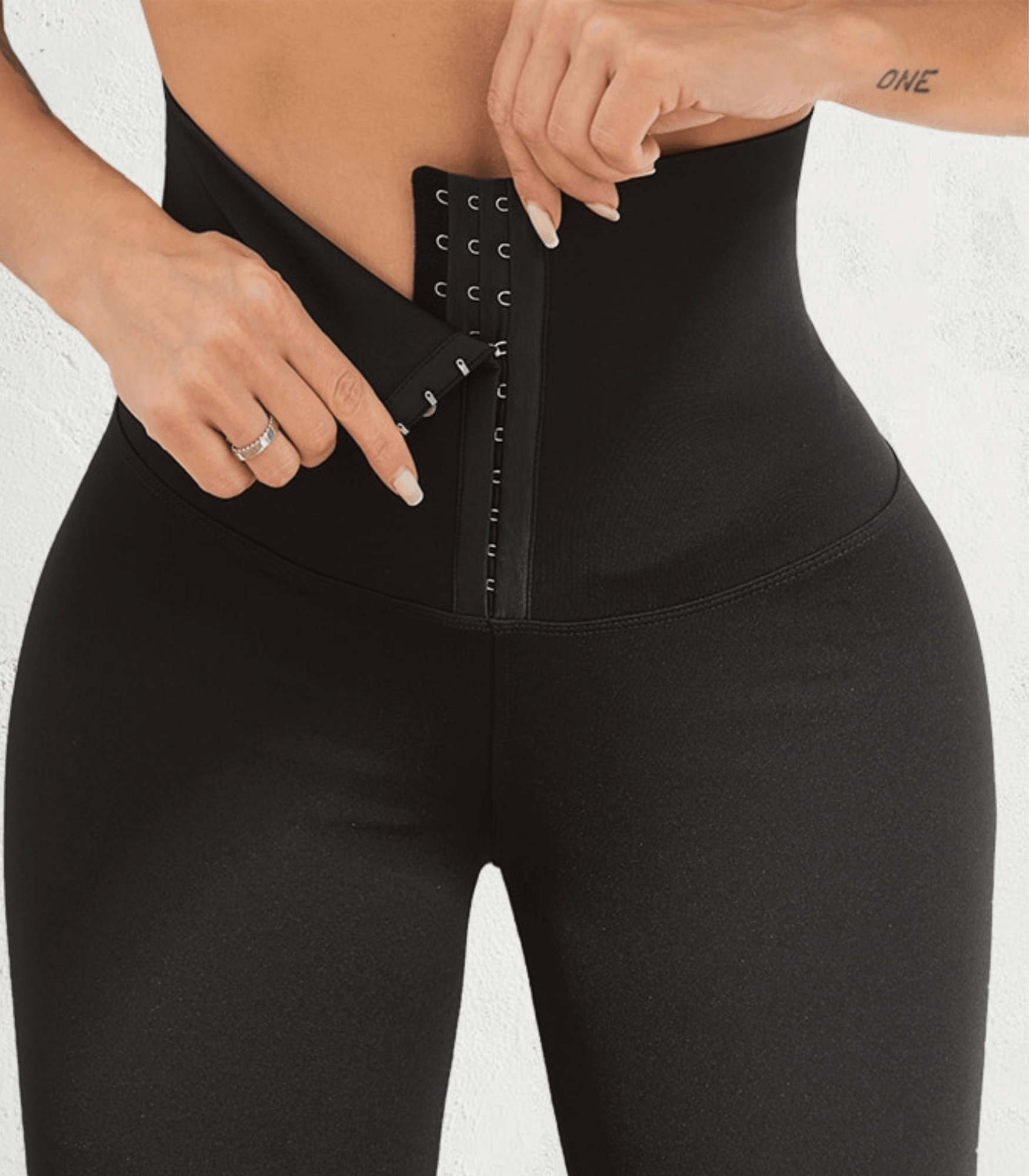 Form & Glanz: Hochtaillierte Shapewear Leggings