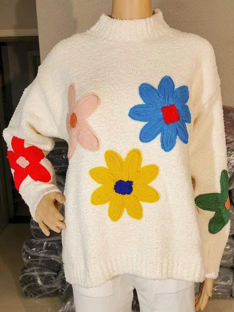 Schicker Stylischer Weißer Strickpullover Mit Blumenmuster Für Frauen