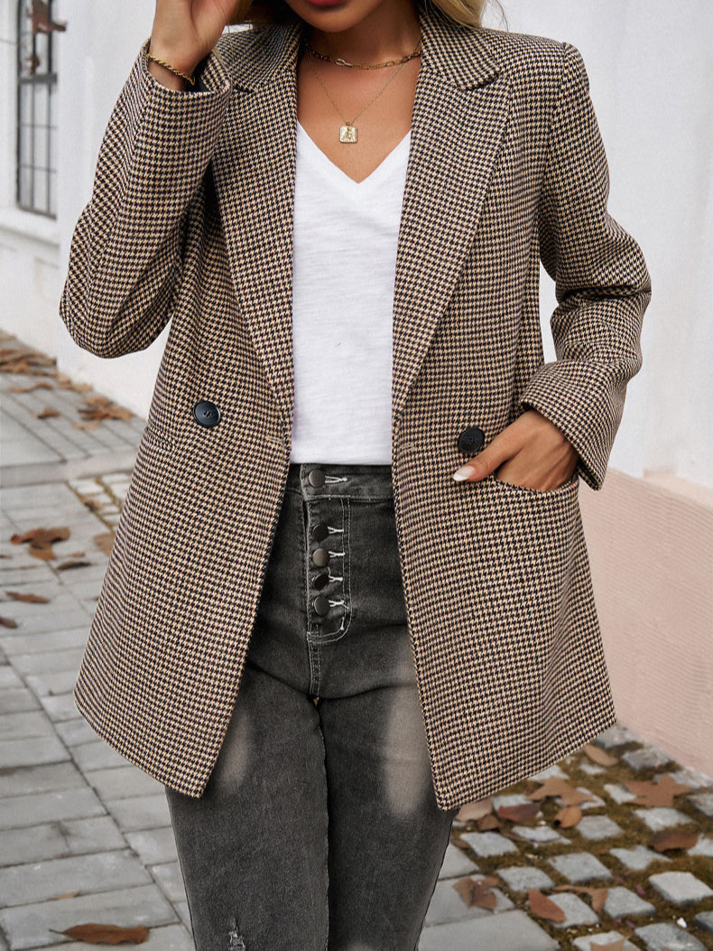 Lässiger Blazer mit Revers und Knöpfen