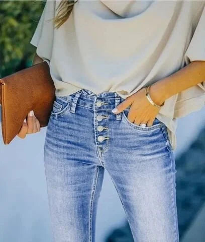 Zoey - Hellblaue Denim-Hose mit hoher Taille für einen verführerischen Look