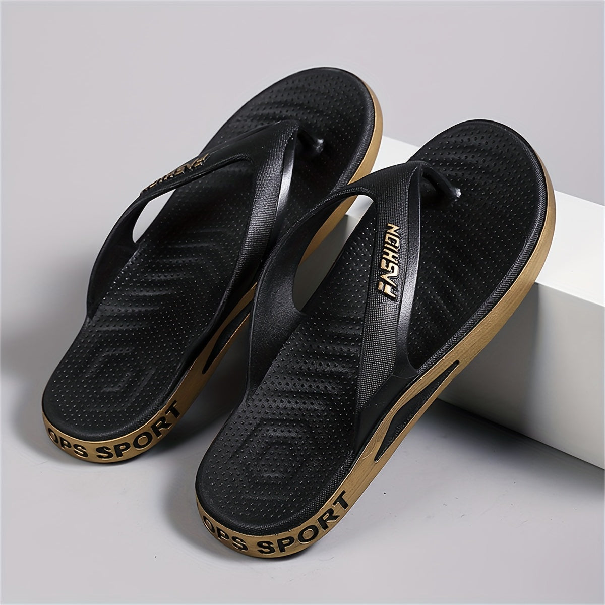 Schwarz-Goldene Modische Slipper - Chloe