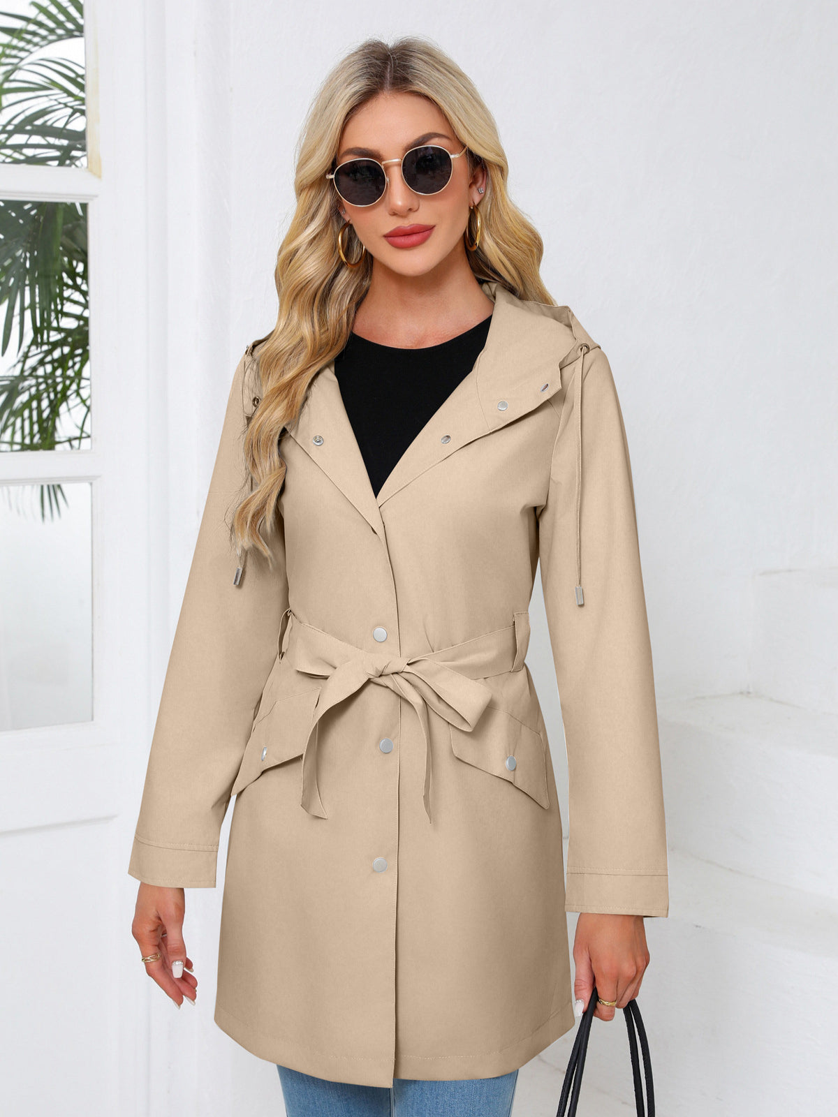 Trenchcoat im Urban-Stil mit Kapuze