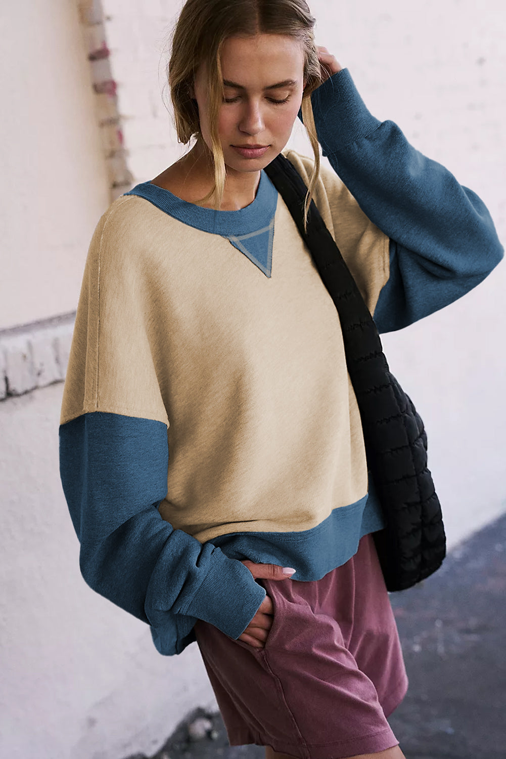 Sweatshirt mit Daumenloch-Ärmeln und Colorblock-Design Für Frauen