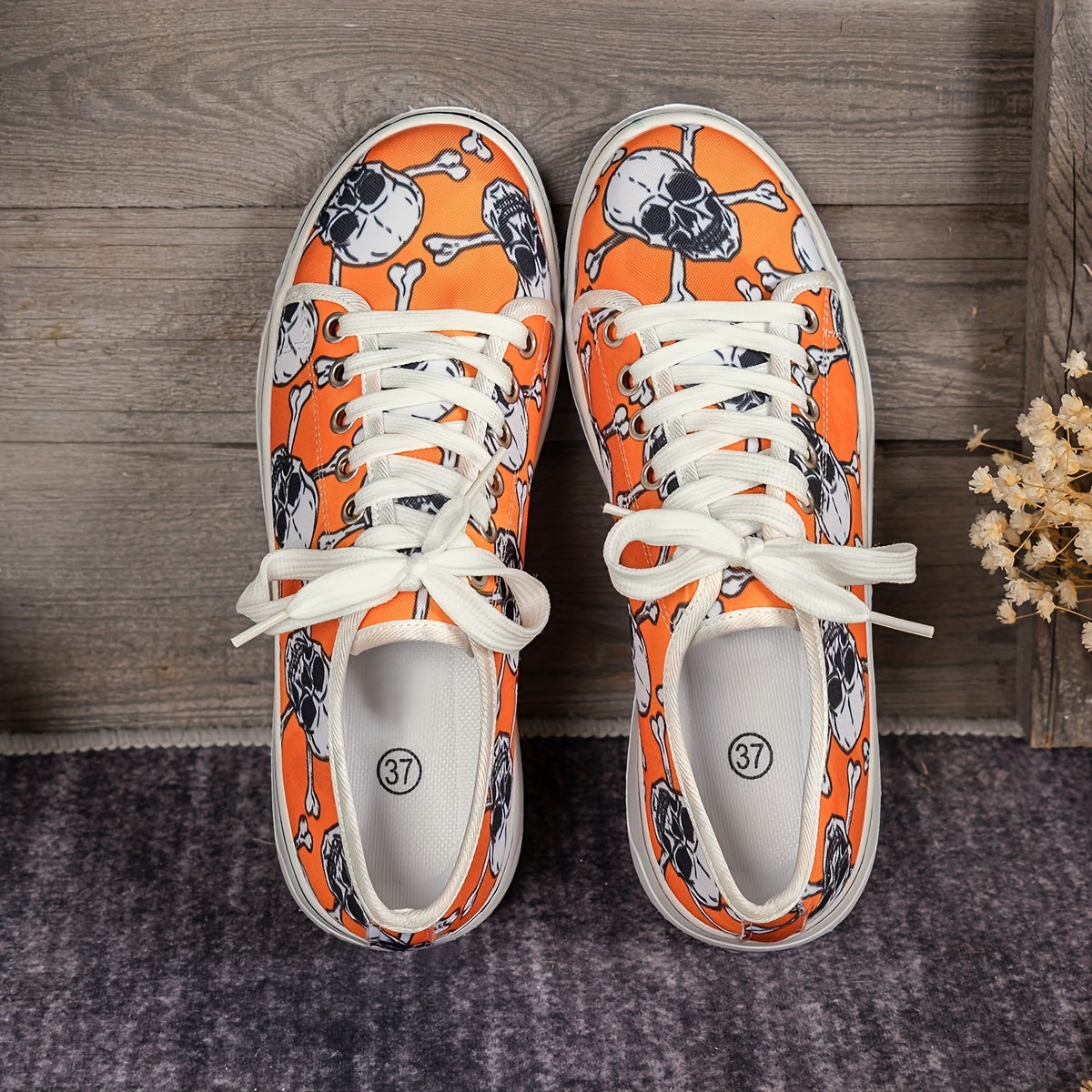 Orange Canvas Sneakers mit Totenkopfprint - Ronna