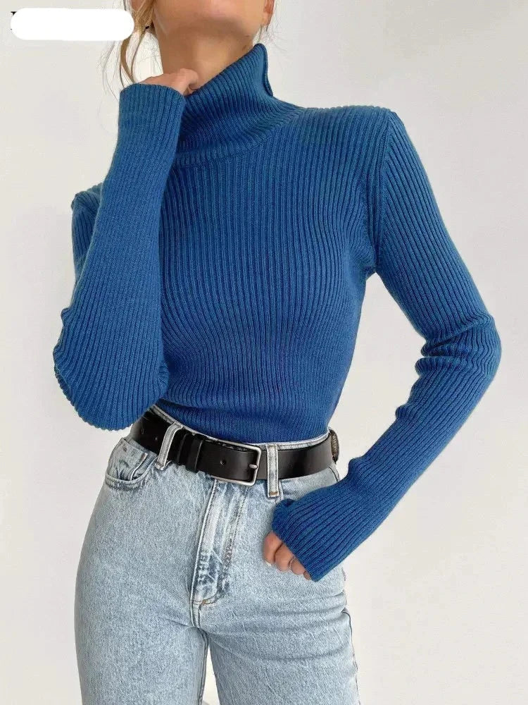 Eleganter gestrickter Rollkragenpullover - Perfekte Grundlage