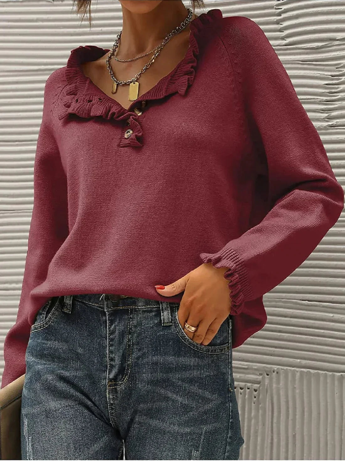 Strickpullover Mit Rüschen Für Schicken Und Femininen Stil Für Frauen