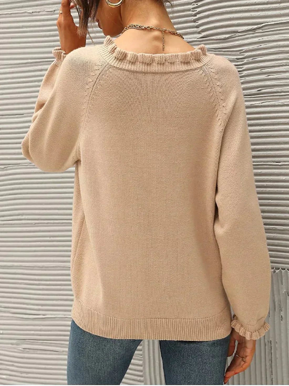 Strickpullover Mit Rüschen Für Schicken Und Femininen Stil Für Frauen