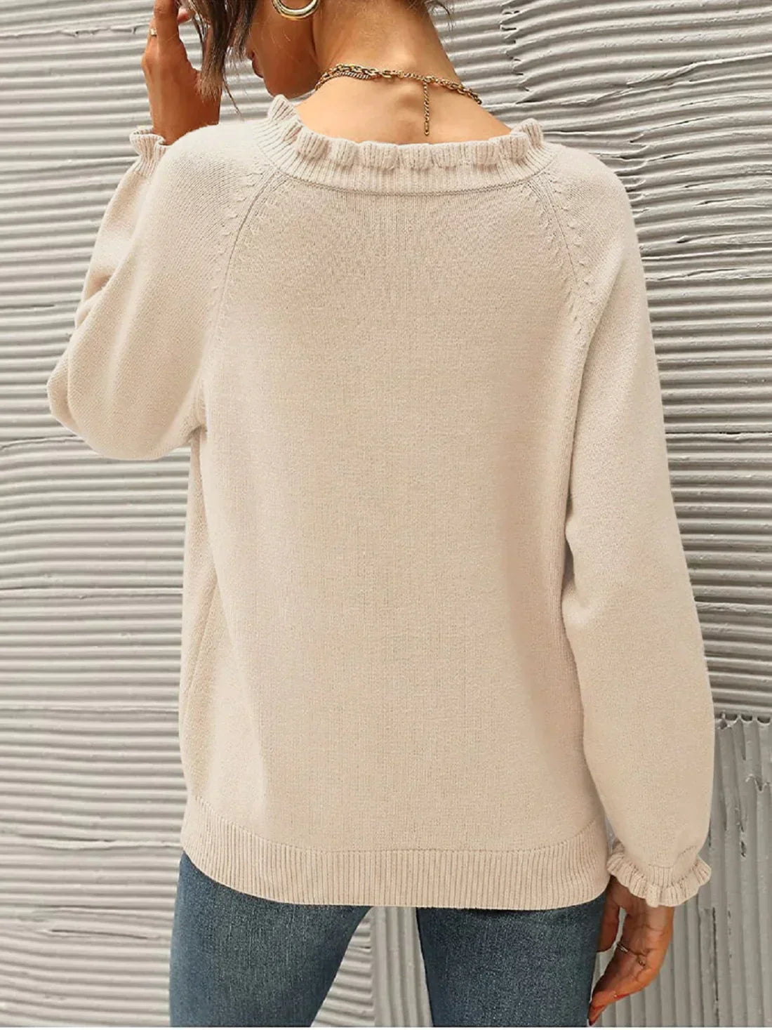 Strickpullover Mit Rüschen Für Schicken Und Femininen Stil Für Frauen