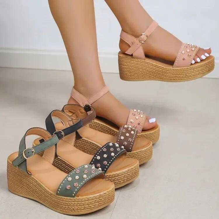 Stuttgart | Chic Frauen Sandalen Schnalle Keil