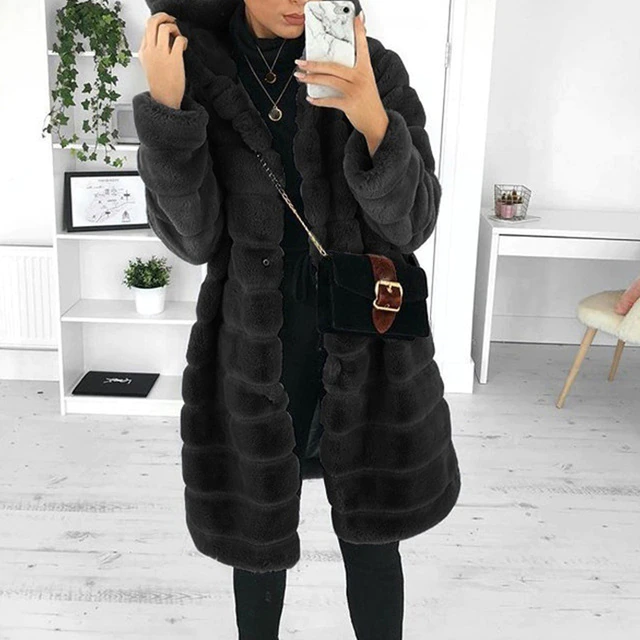 Klassische Winterjacke Mit Gemütlicher Kapuze Für Frauen