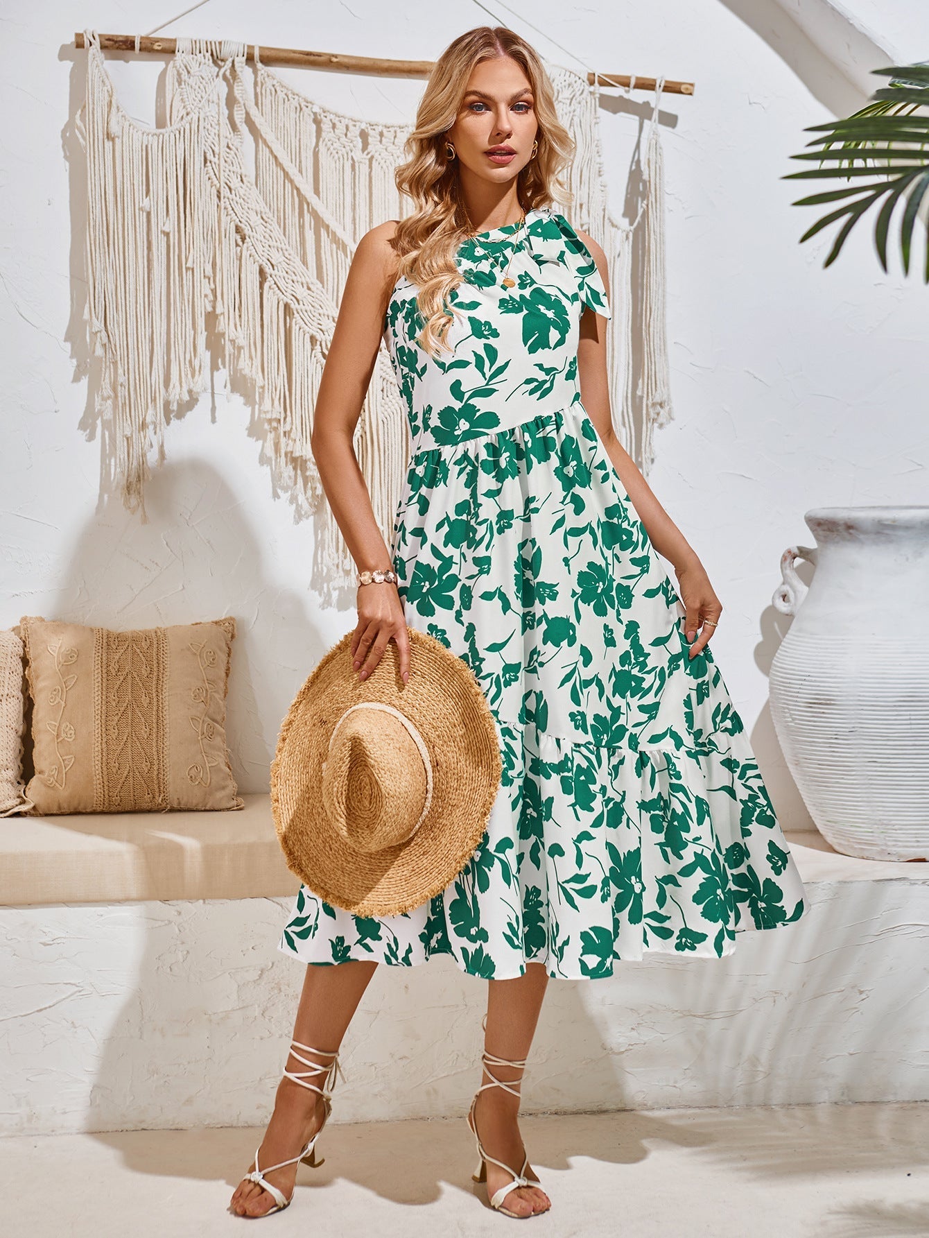 Plissiertes Kleid mit One-Shoulder-Träger und Blumenmuster