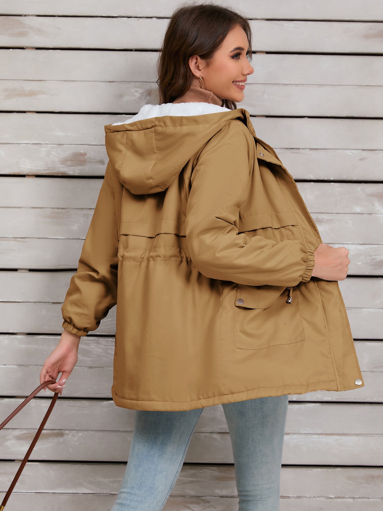 Parka mit Kapuze und verstellbarer Taille für Outdoor-Abenteuer