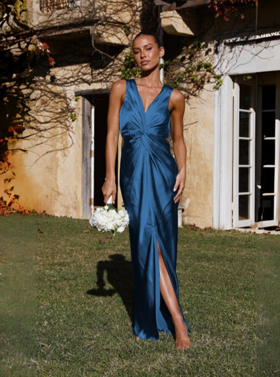 Elegantes Kleid aus Satin mit V-Ausschnitt und Twist-Ausschnitt, ärmellos