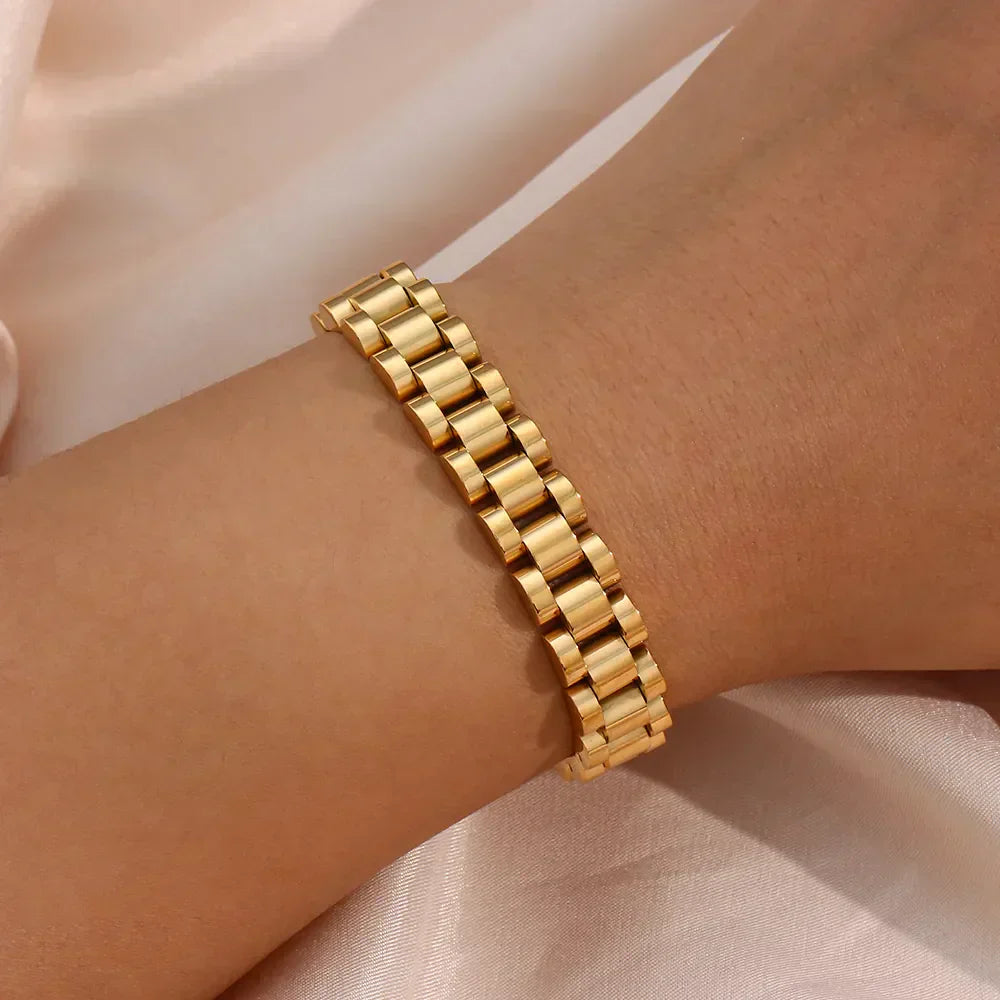 NIKKI | GOLD ARMBAND