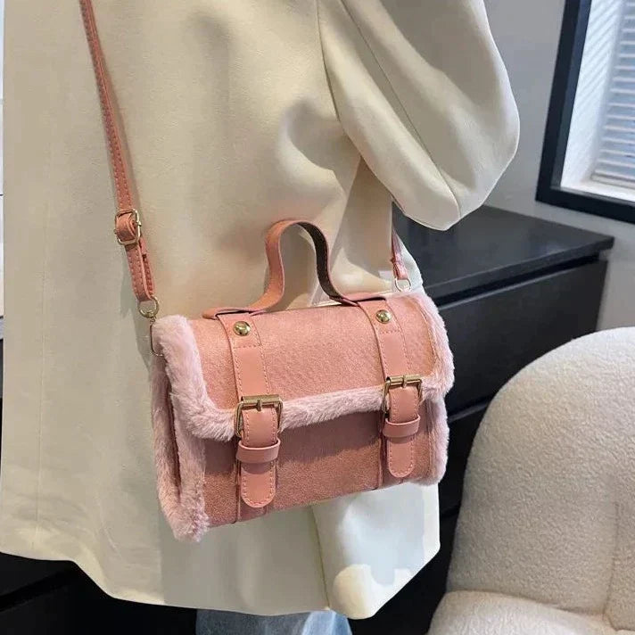 Stylische Crossbody-Tasche Für Elegante Winter-Outfits Für Frauen