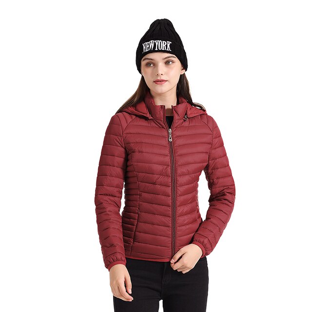 Warme Winterjacke mit Kapuze für Frauen