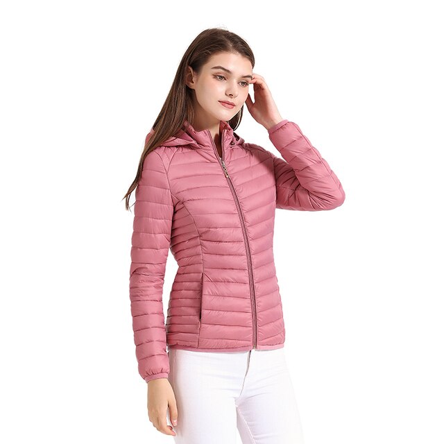 Warme Winterjacke mit Kapuze für Frauen