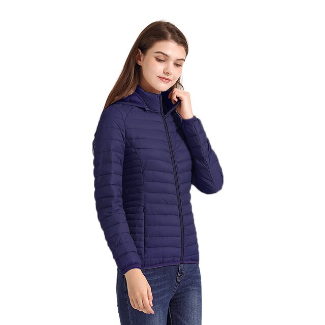 Warme Winterjacke mit Kapuze für Frauen