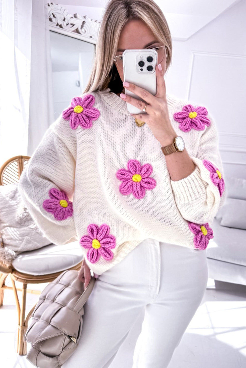 Weißer Grobstrickpullover Mit Floralem Häkelmuster Für Frauen