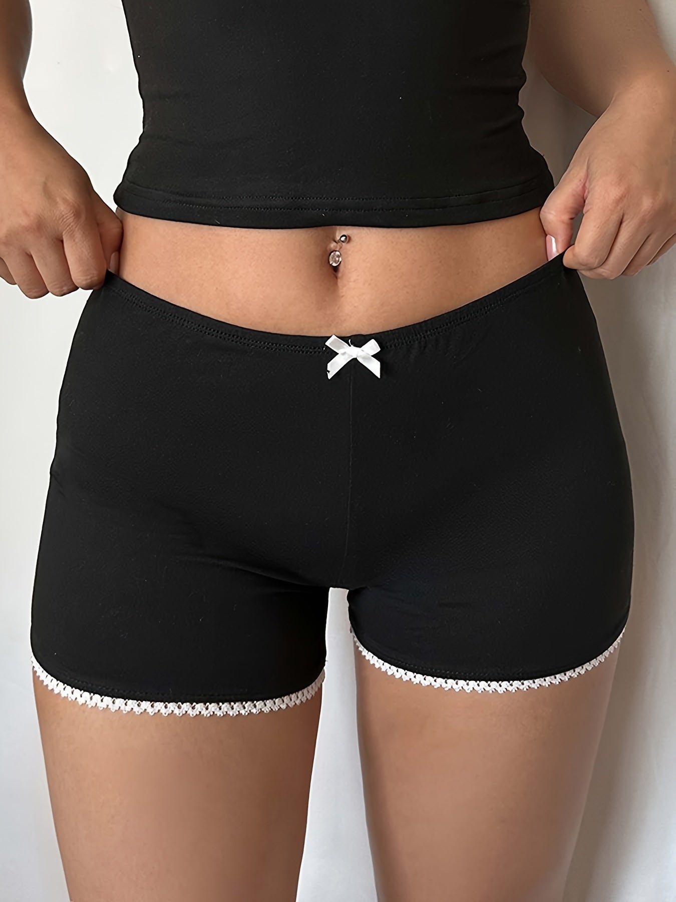 Schwarze Spitzenbesatz Shorts - Sofia