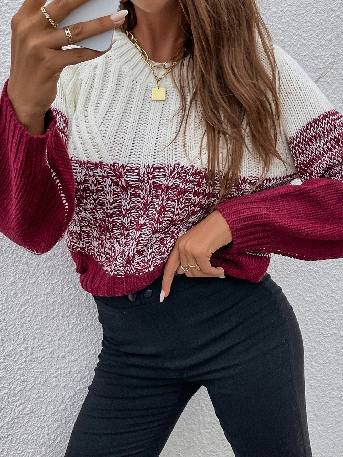 Strickpullover in Weiß und Rot für einen Fröhlichen Look Für Frauen